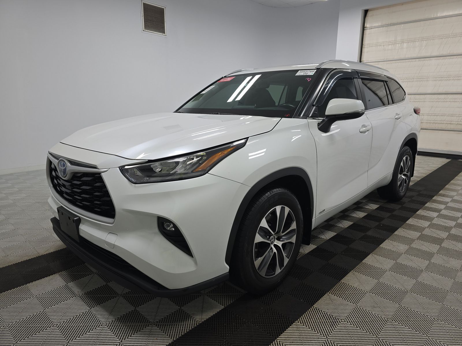 2023 Toyota Highlander Hybrid XLE AWD