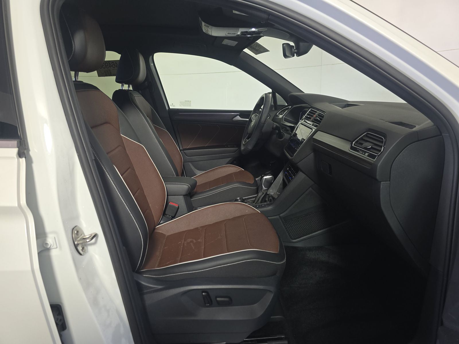 2024 Volkswagen Tiguan 2.0T SEL R-Line AWD