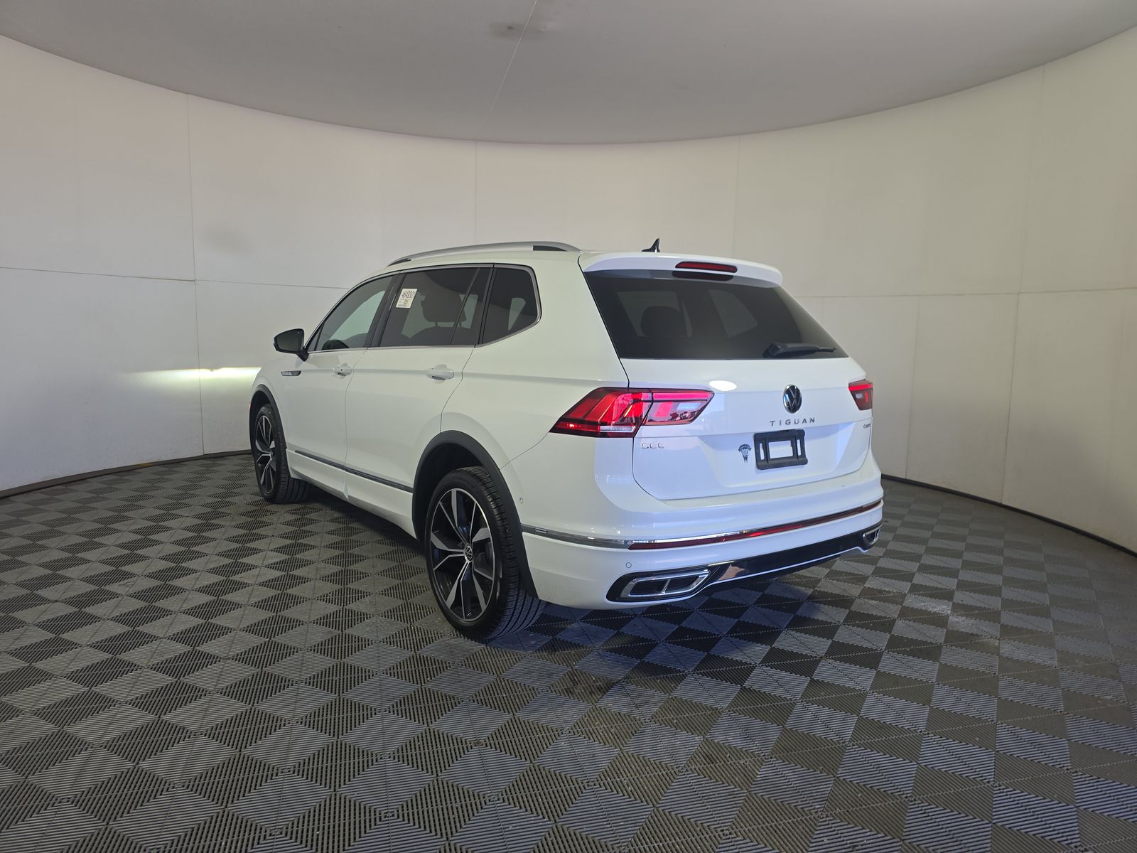 2024 Volkswagen Tiguan 2.0T SEL R-Line AWD