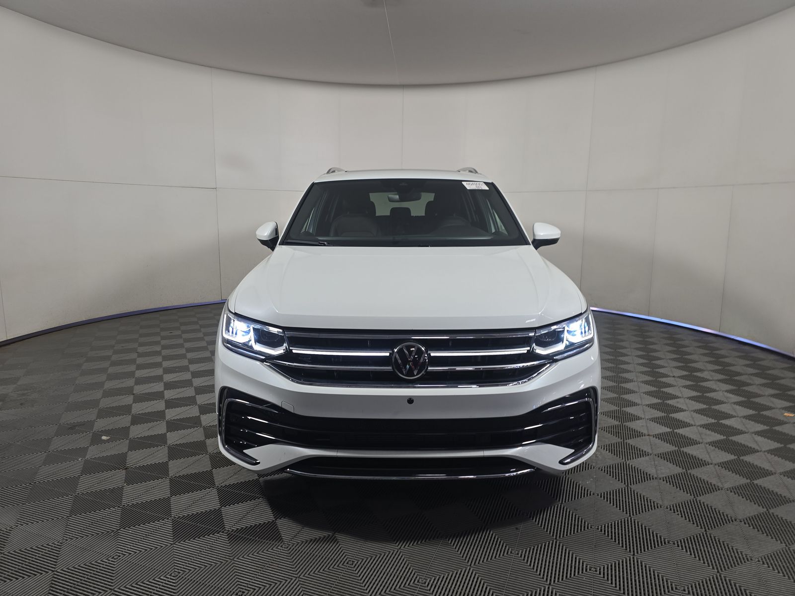 2024 Volkswagen Tiguan 2.0T SEL R-Line AWD