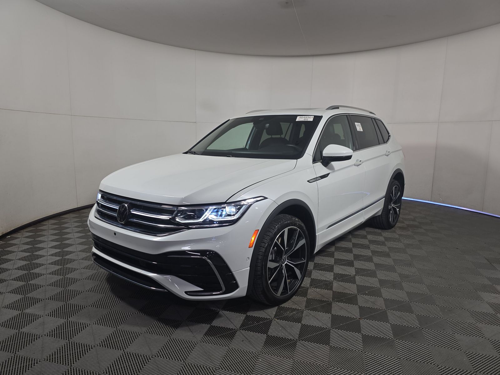 2024 Volkswagen Tiguan 2.0T SEL R-Line AWD