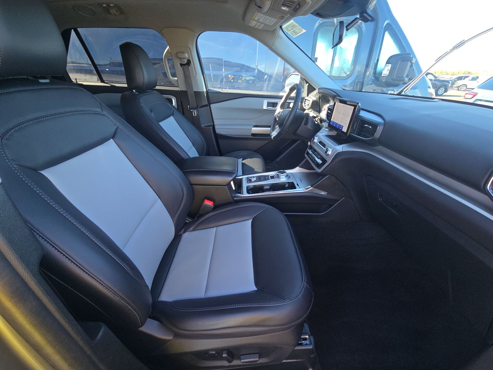 2023 Ford Explorer XLT AWD