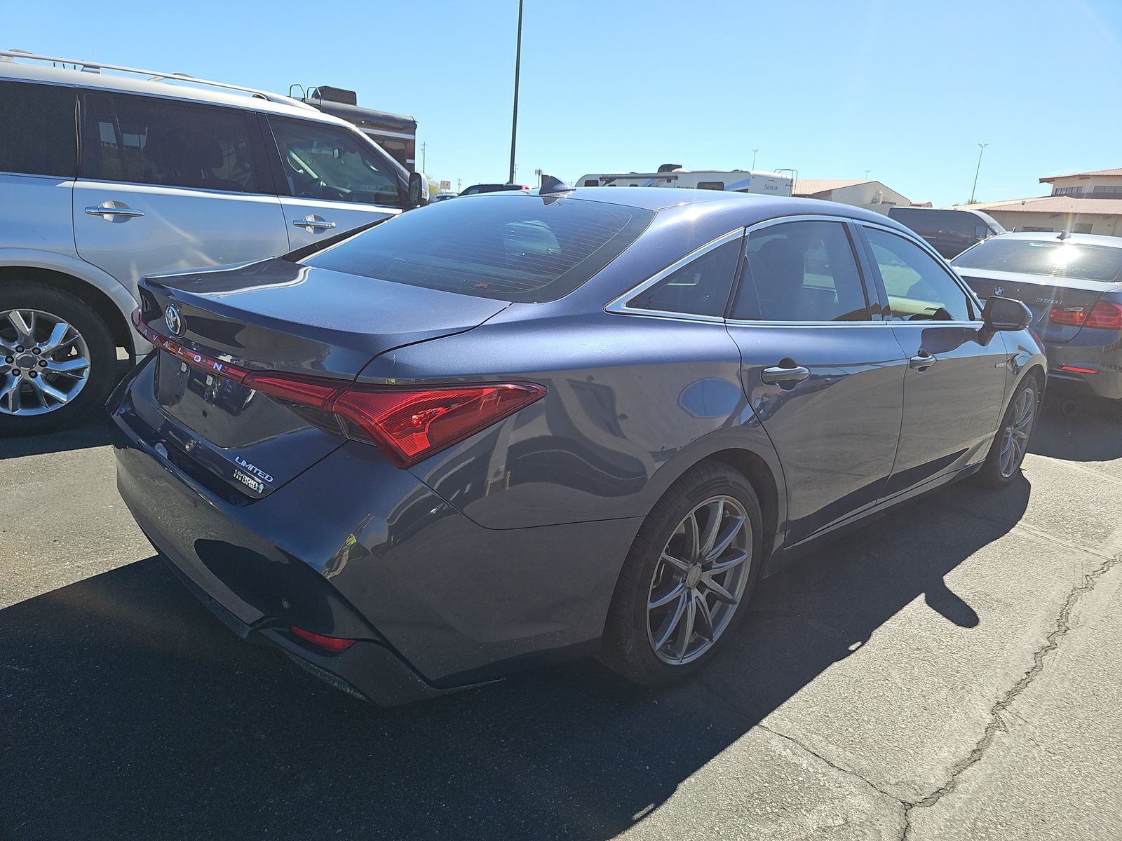 2020 Toyota Avalon Hybrid Limited FWD