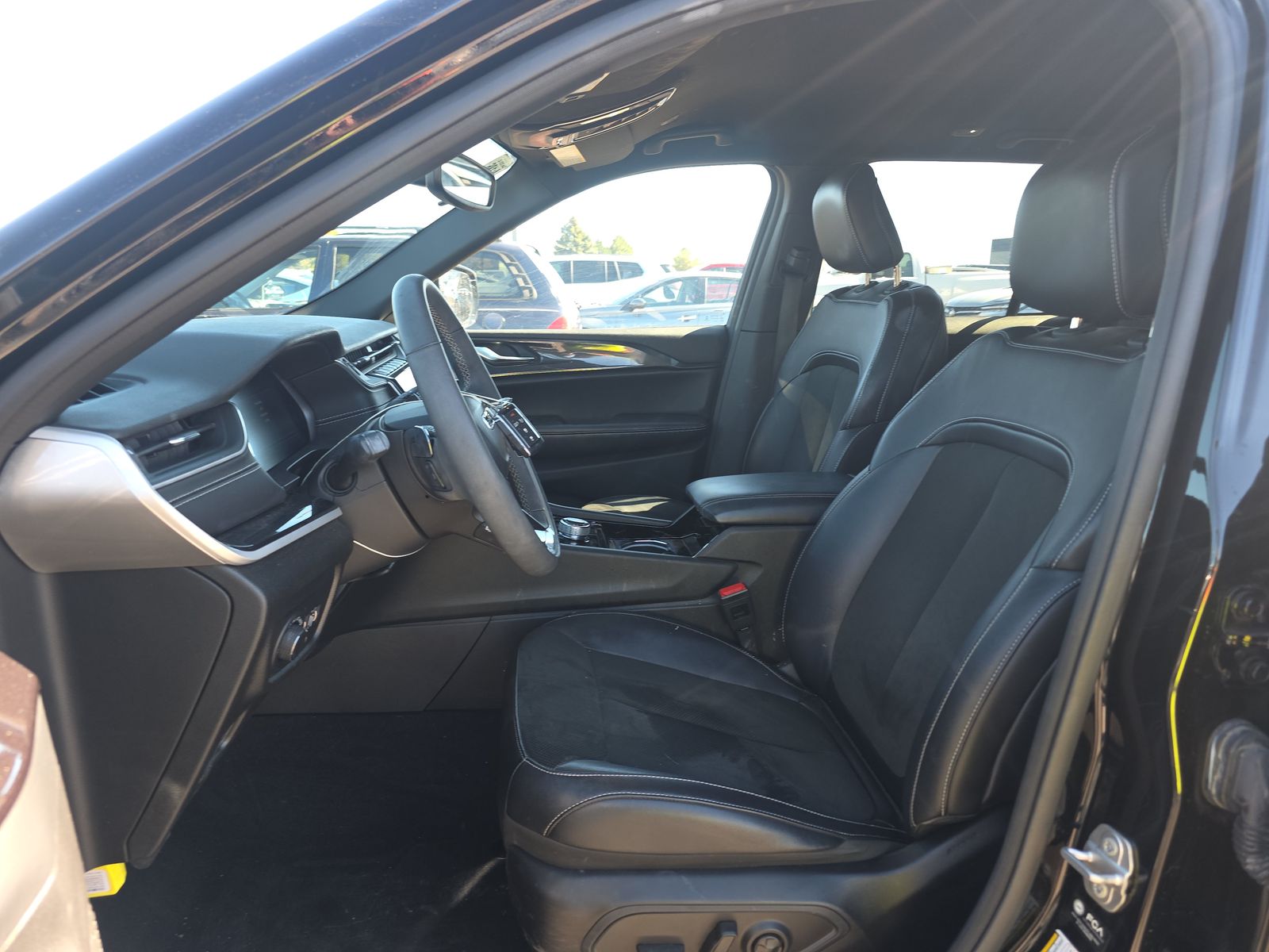 2023 Jeep Grand Cherokee Altitude AWD