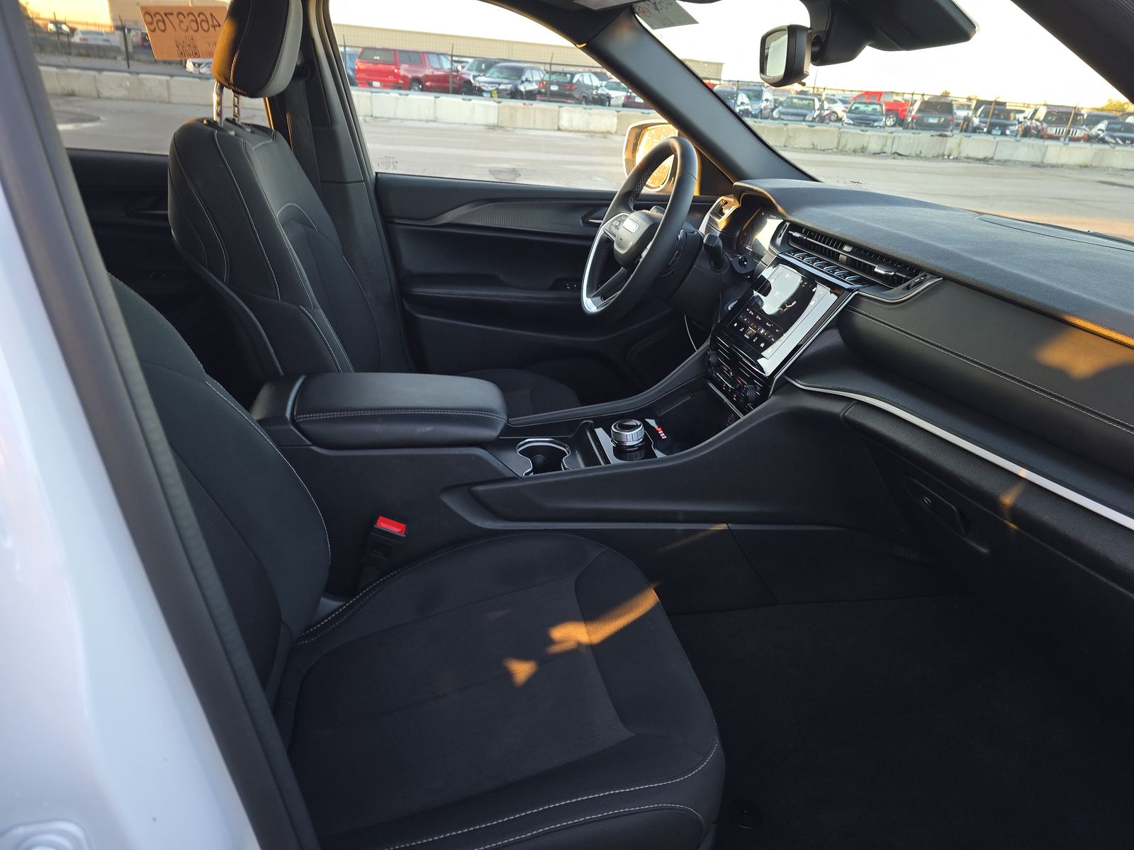 2024 Jeep Grand Cherokee Laredo X RWD