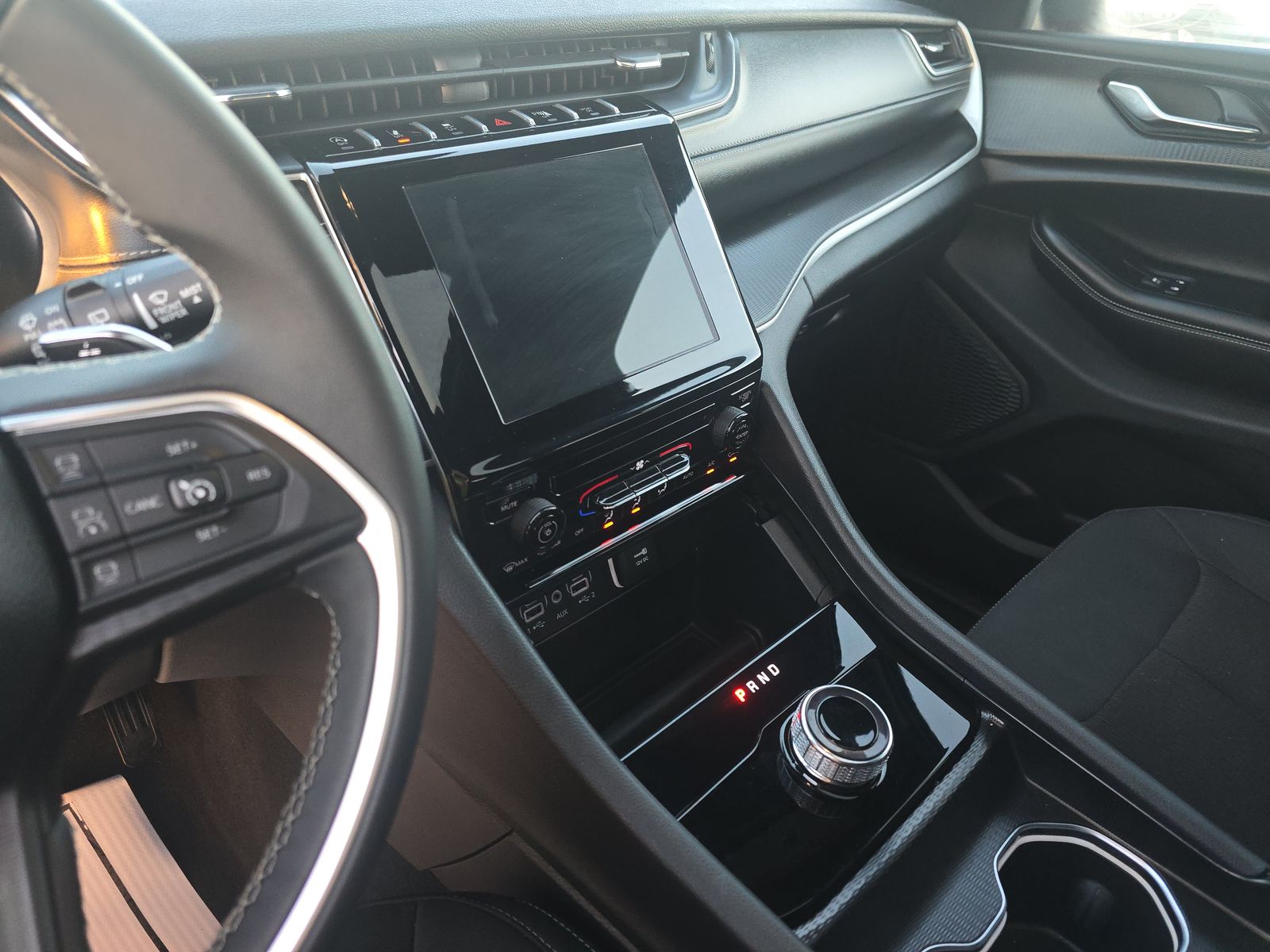 2024 Jeep Grand Cherokee Laredo X RWD