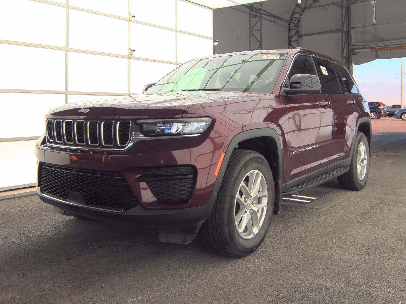 2024 Jeep Grand Cherokee Laredo X RWD