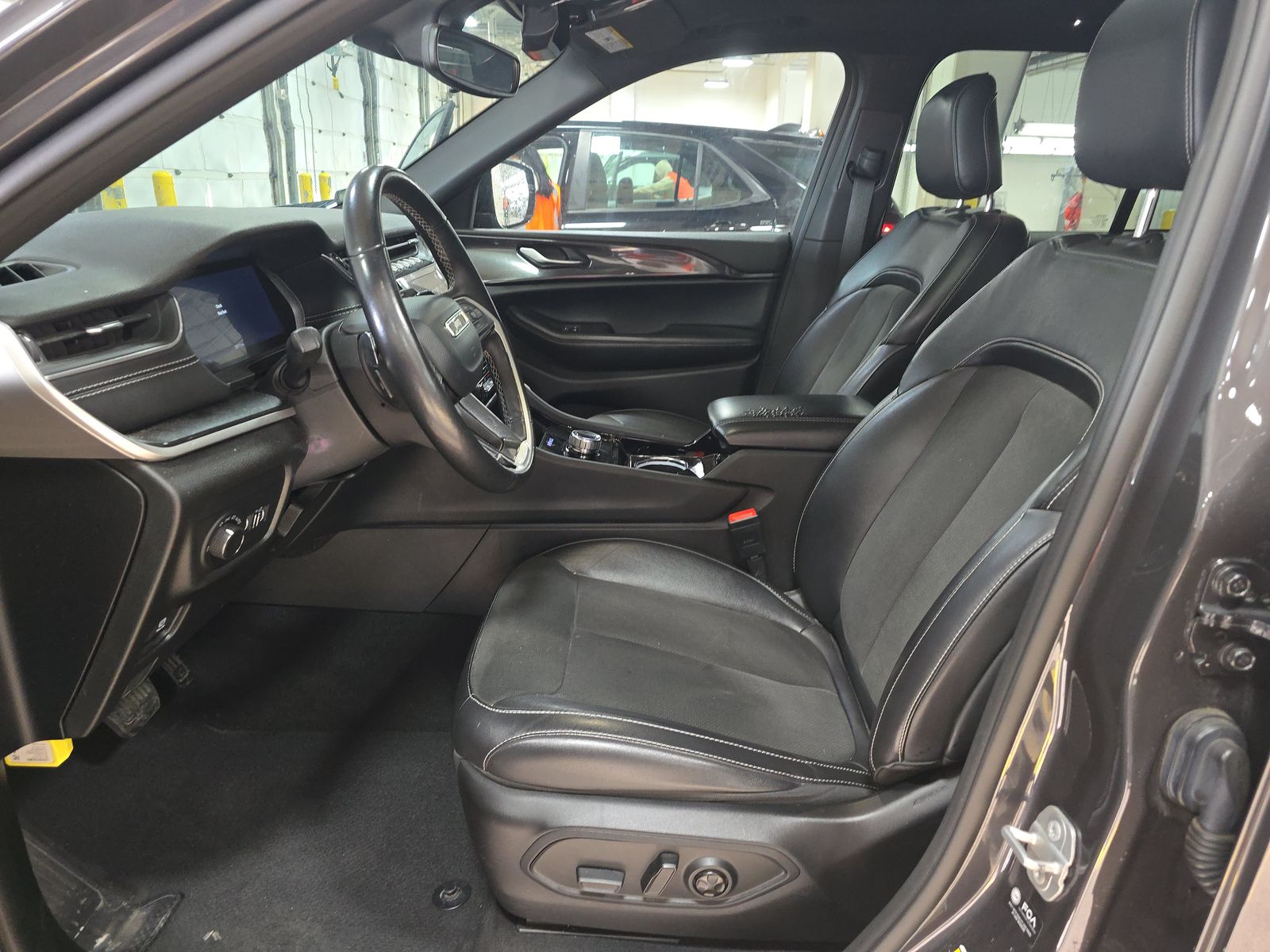 2022 Jeep Grand Cherokee Altitude AWD