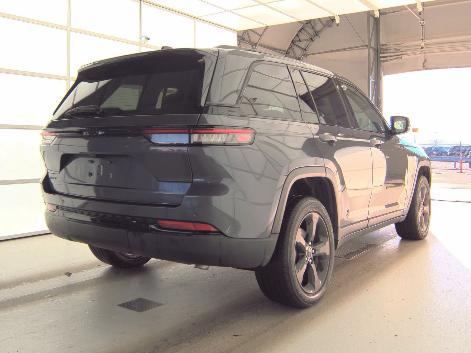 2022 Jeep Grand Cherokee Altitude AWD
