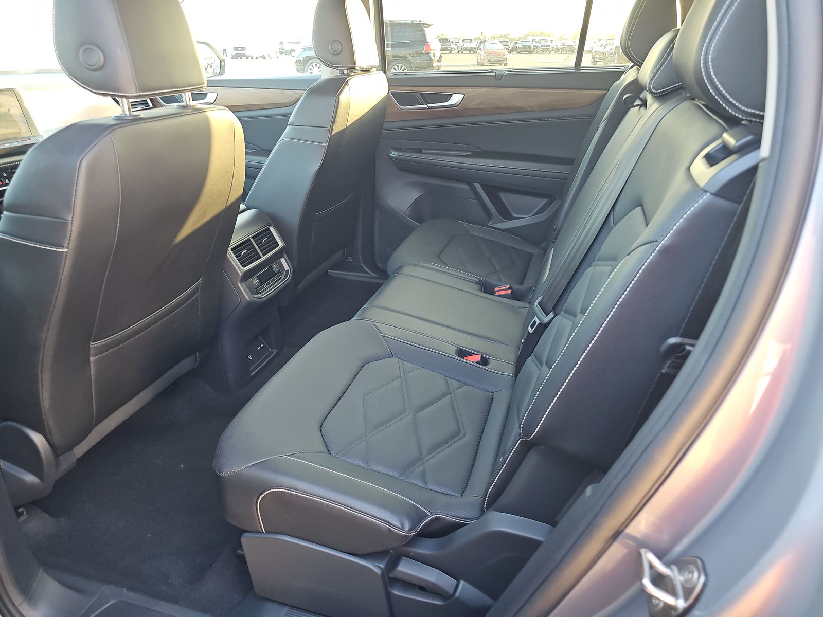 2025 Volkswagen Atlas 2.0T SE FWD