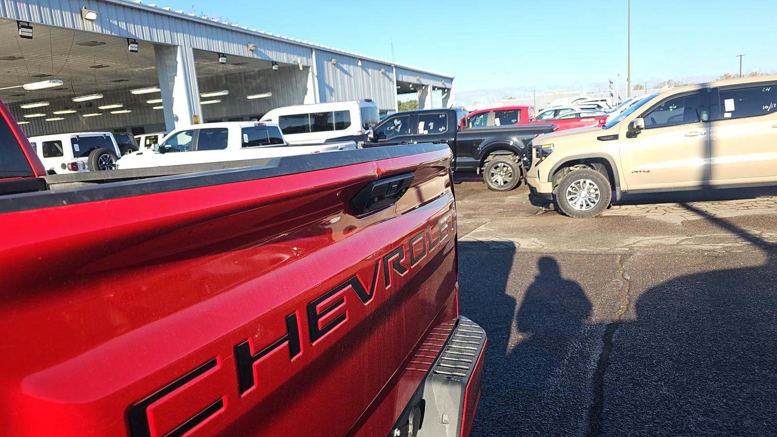 2023 Chevrolet Silverado 1500 Custom AWD