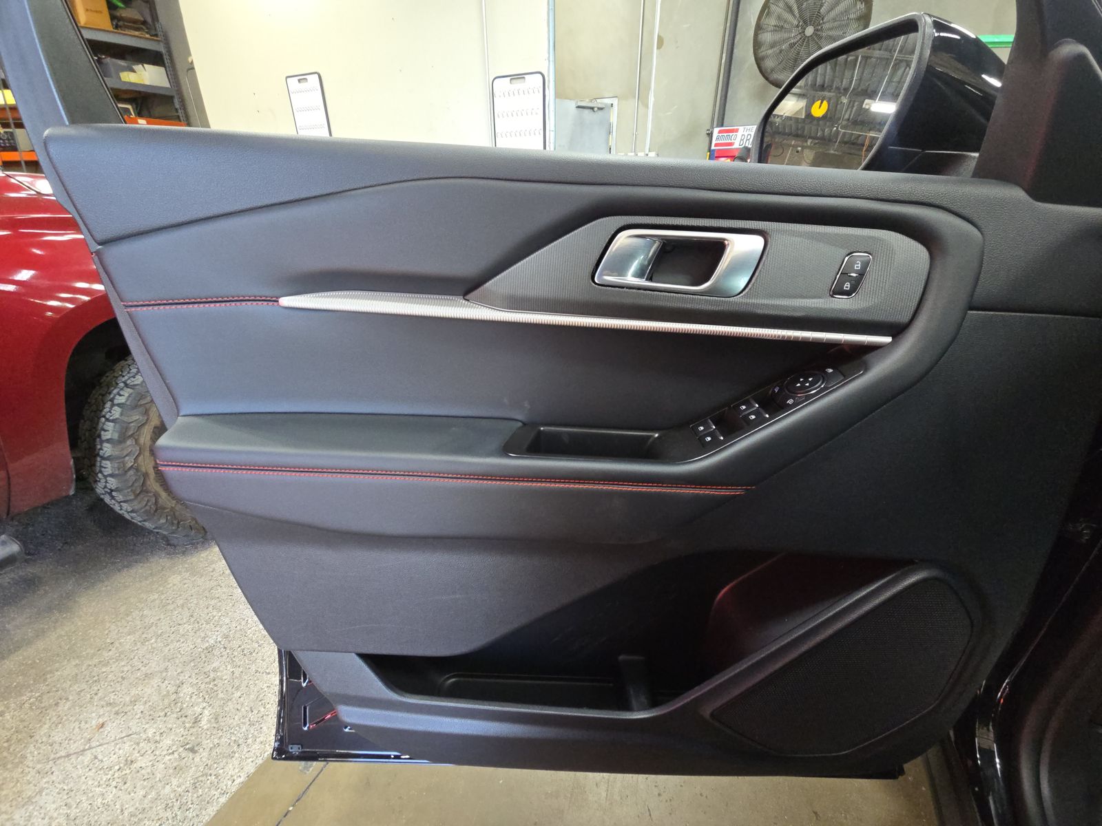 2025 Ford Explorer ST-Line AWD