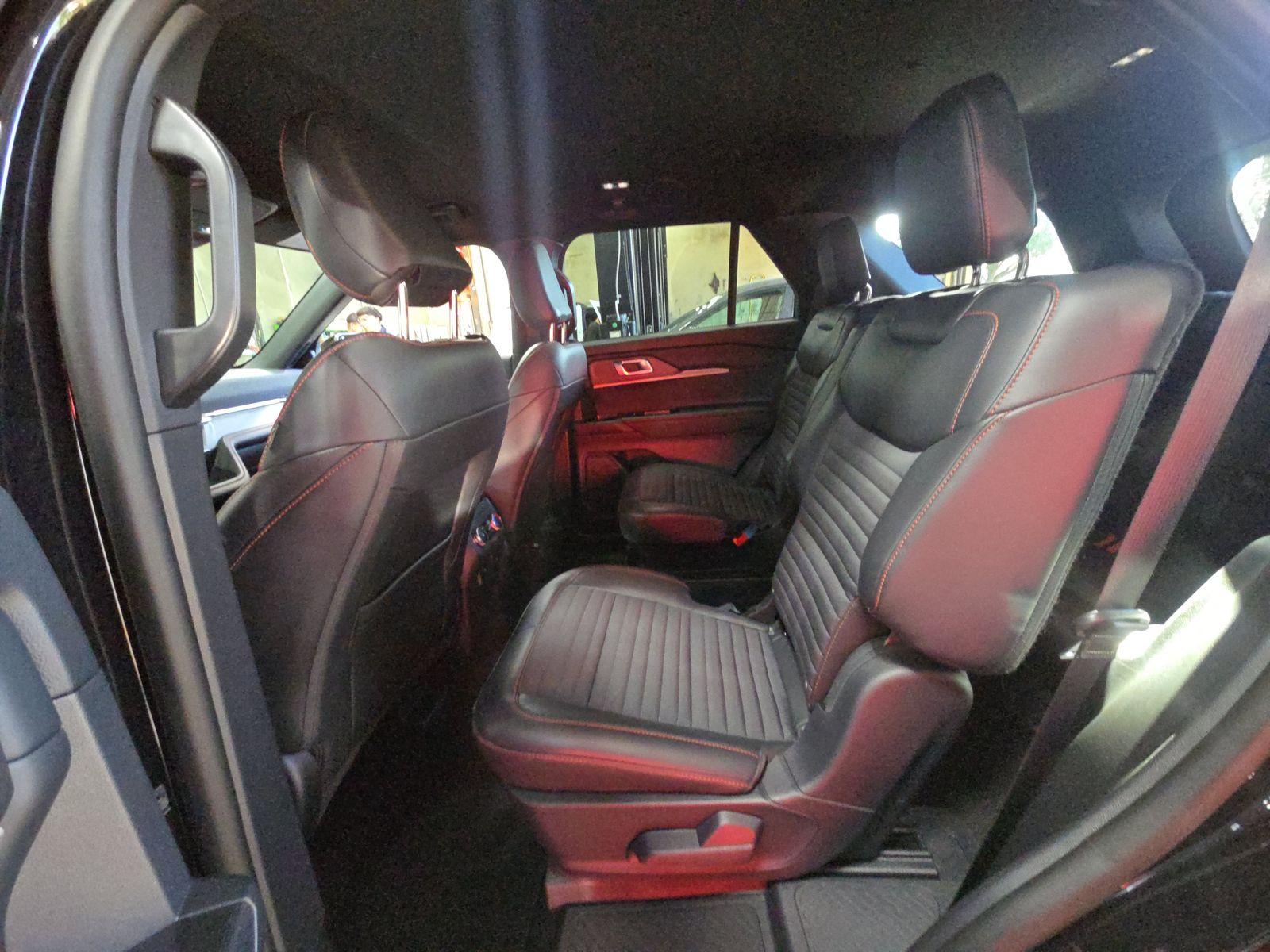 2025 Ford Explorer ST-Line AWD