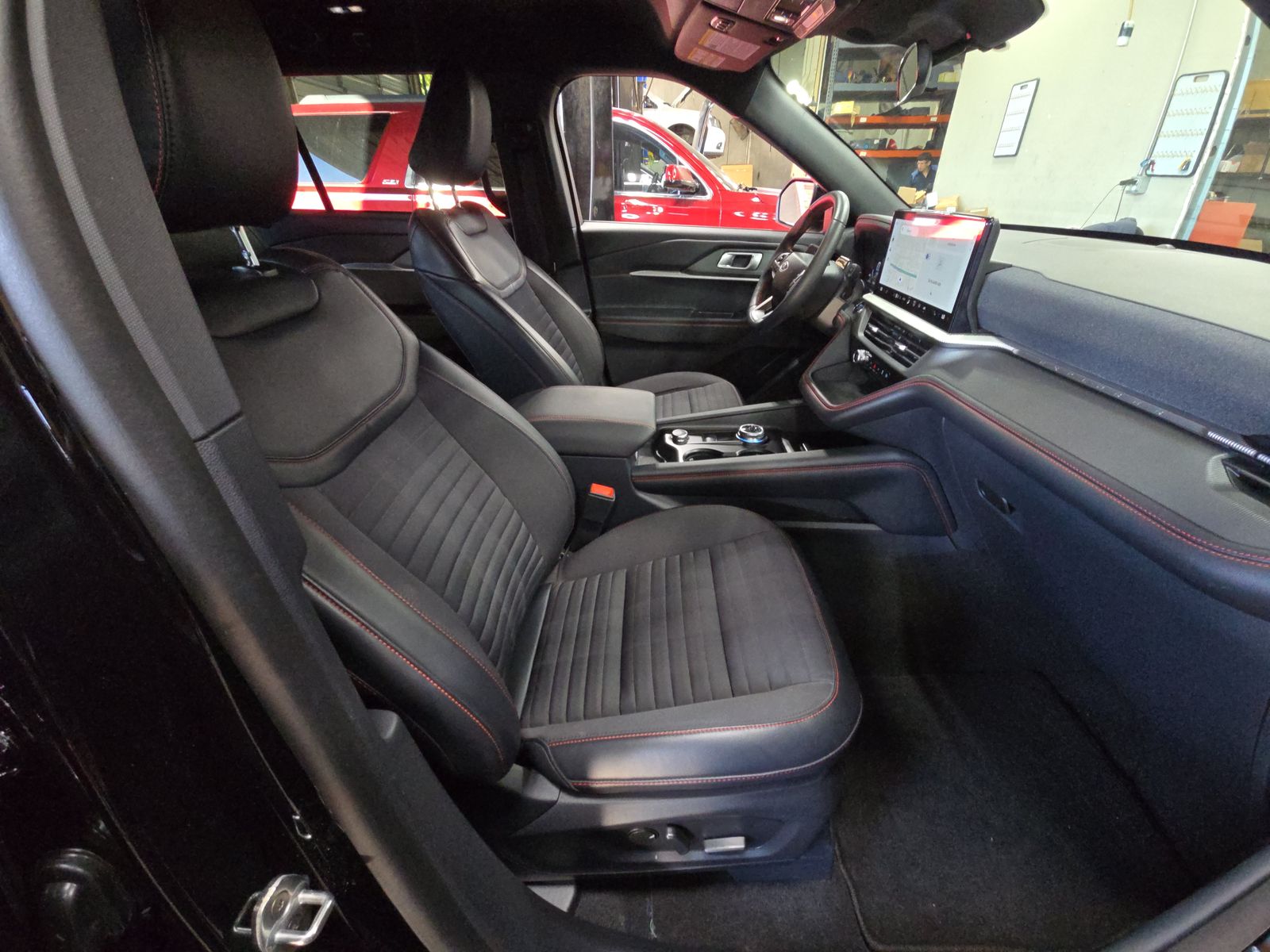 2025 Ford Explorer ST-Line AWD