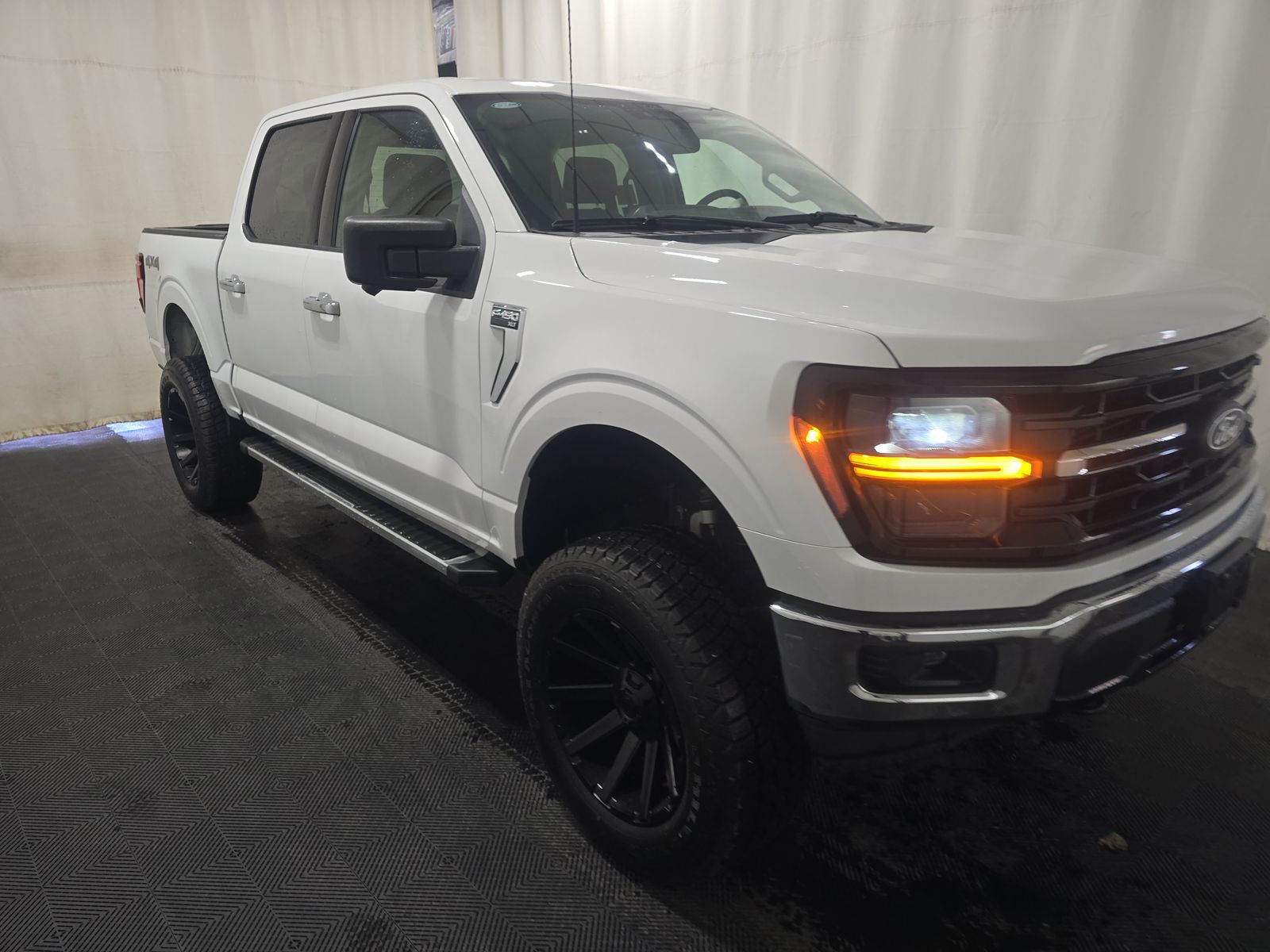 2024 Ford F-150 XLT AWD