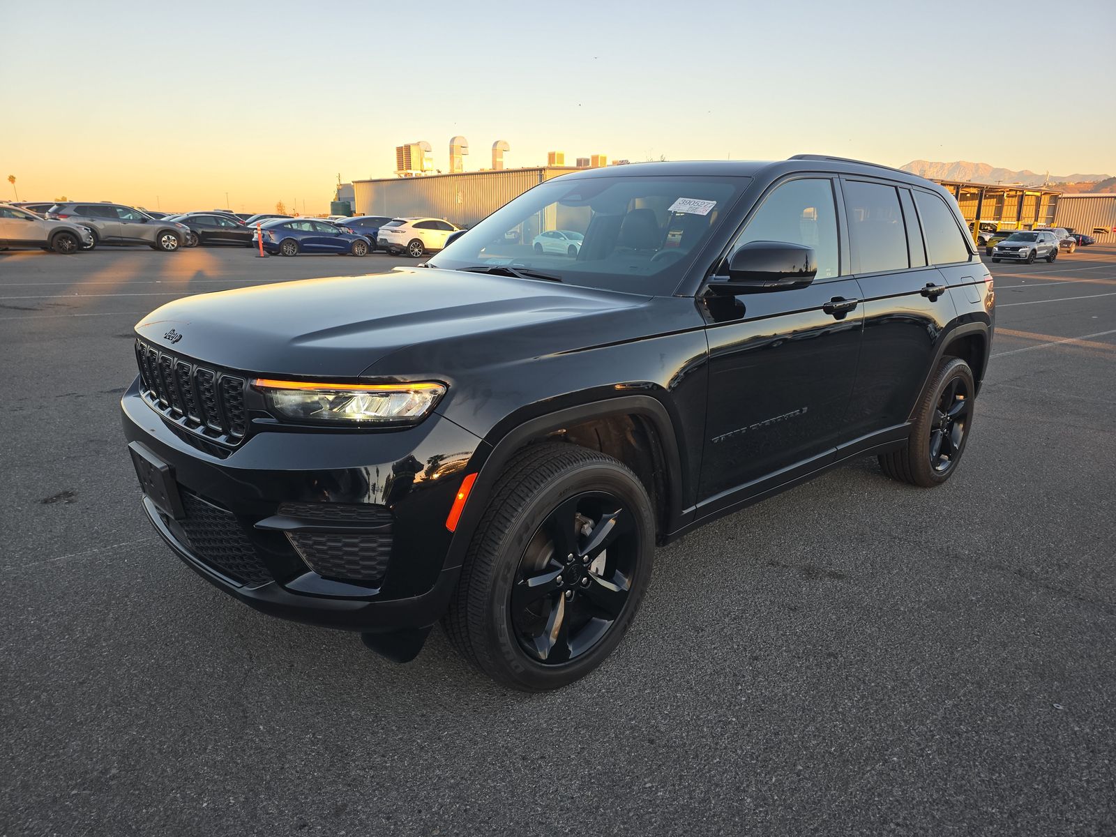 2023 Jeep Grand Cherokee Altitude AWD