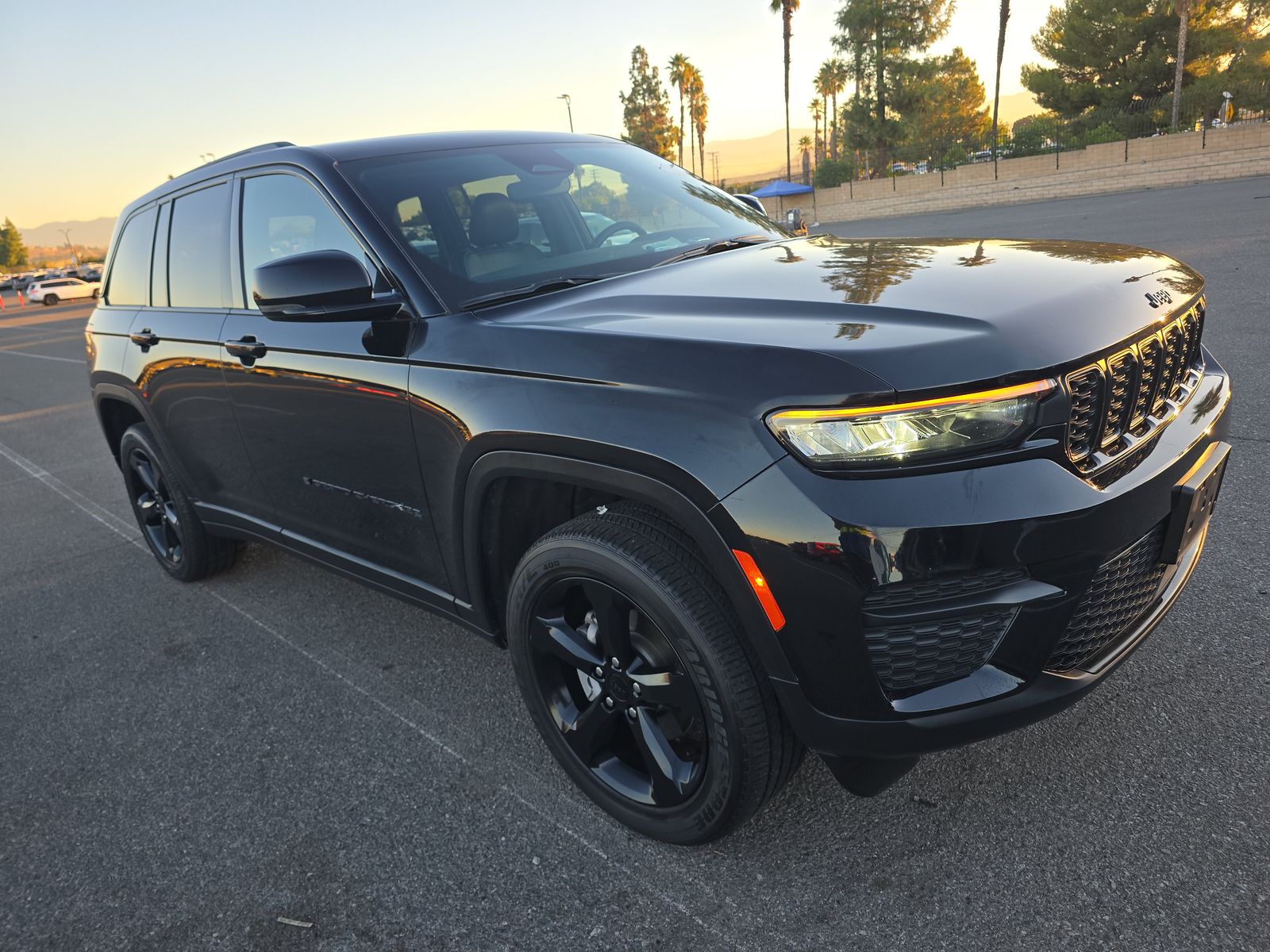 2023 Jeep Grand Cherokee Altitude AWD