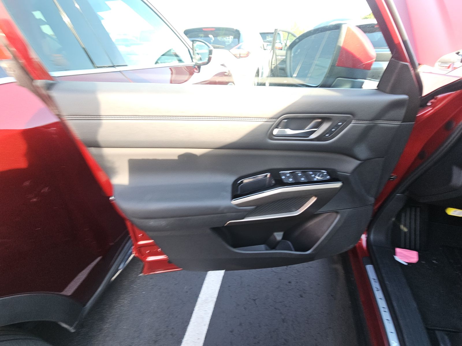 2025 Nissan Pathfinder Platinum FWD