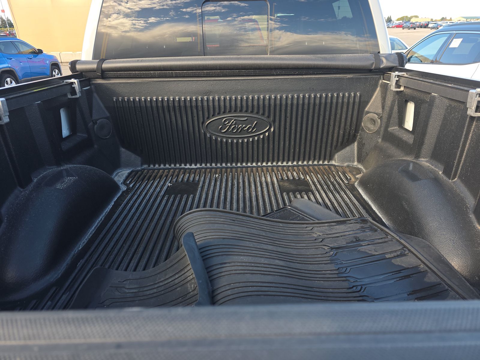 2023 Ford F-150 Hybrid Lariat AWD