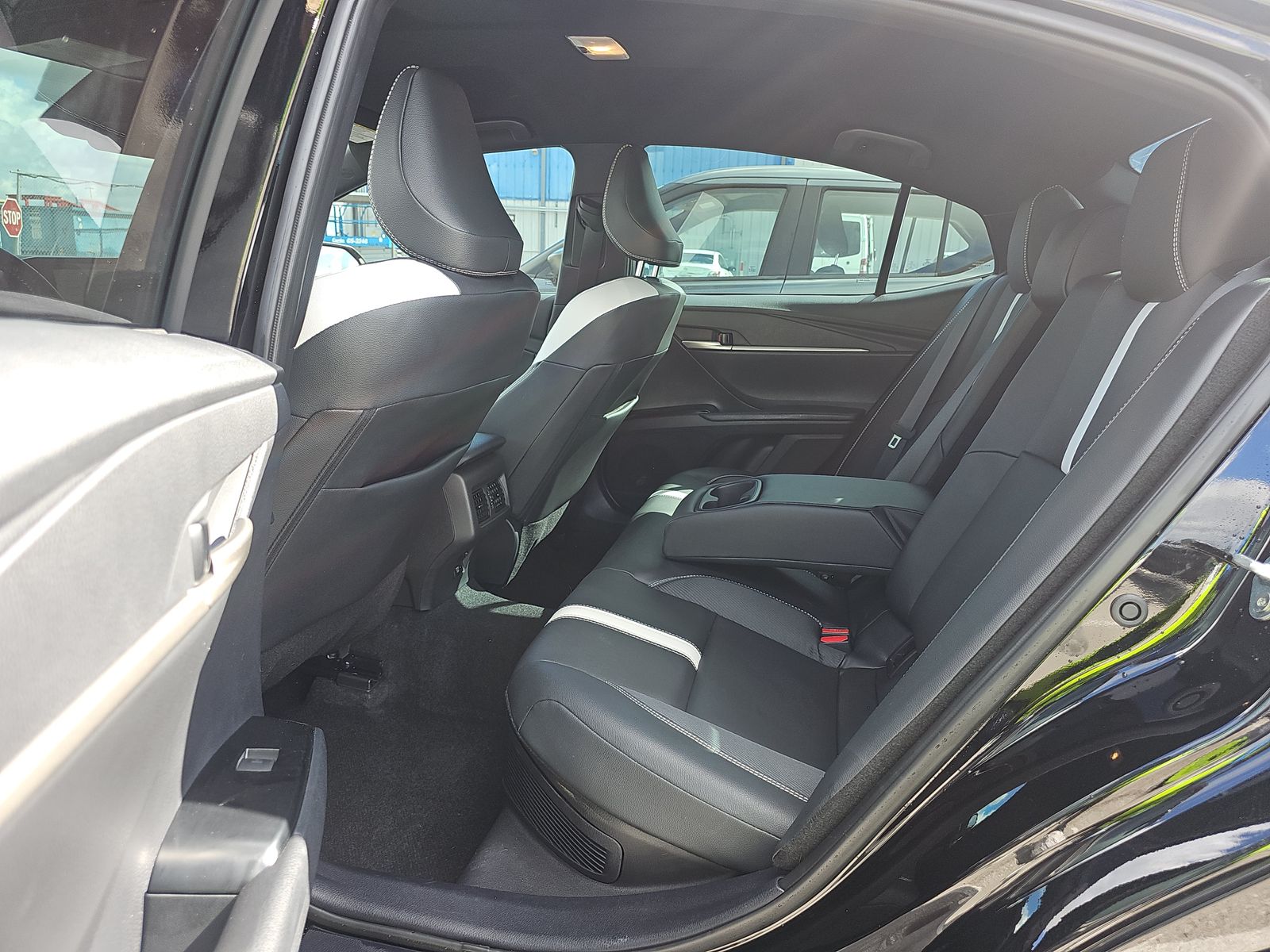 2025 Toyota Camry SE FWD