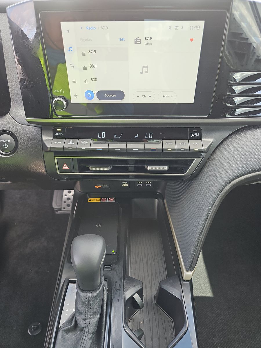 2025 Toyota Camry SE FWD