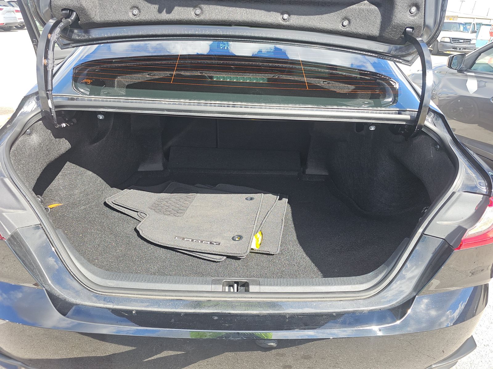 2025 Toyota Camry SE FWD