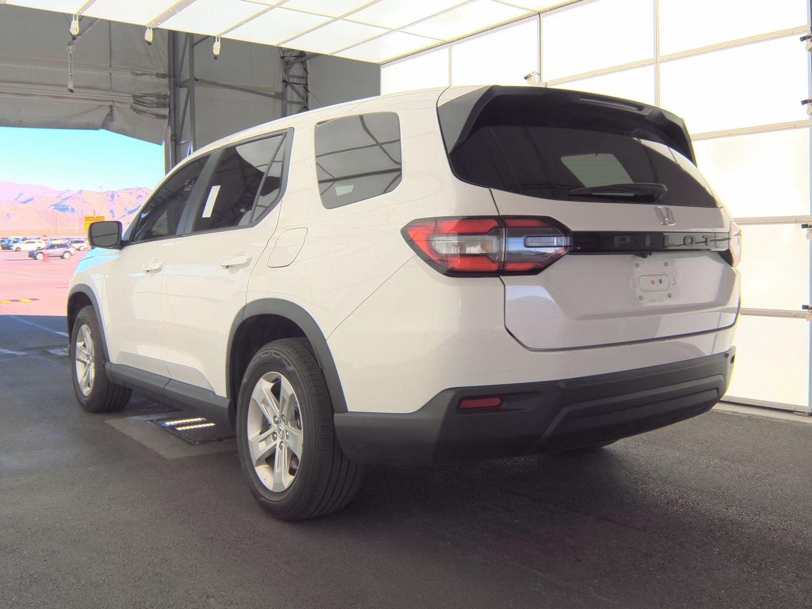 2023 Honda Pilot LX FWD