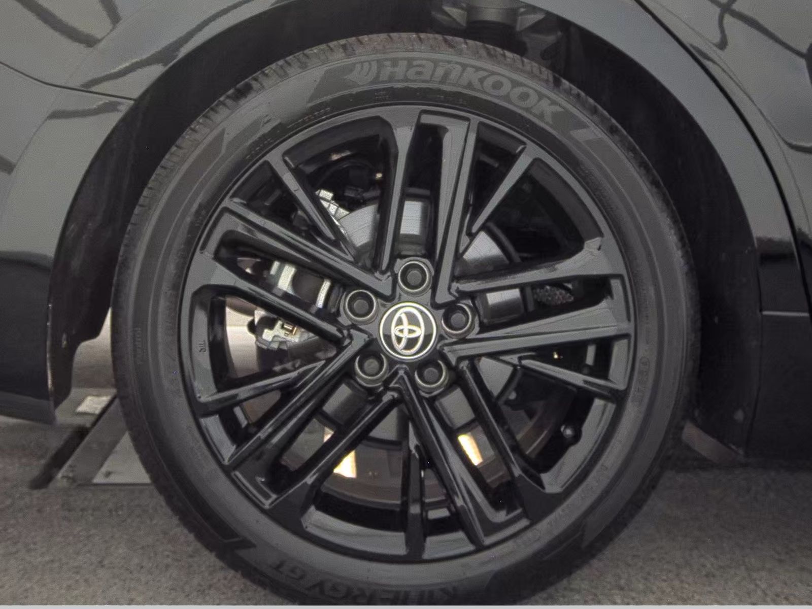 2025 Toyota Camry SE FWD