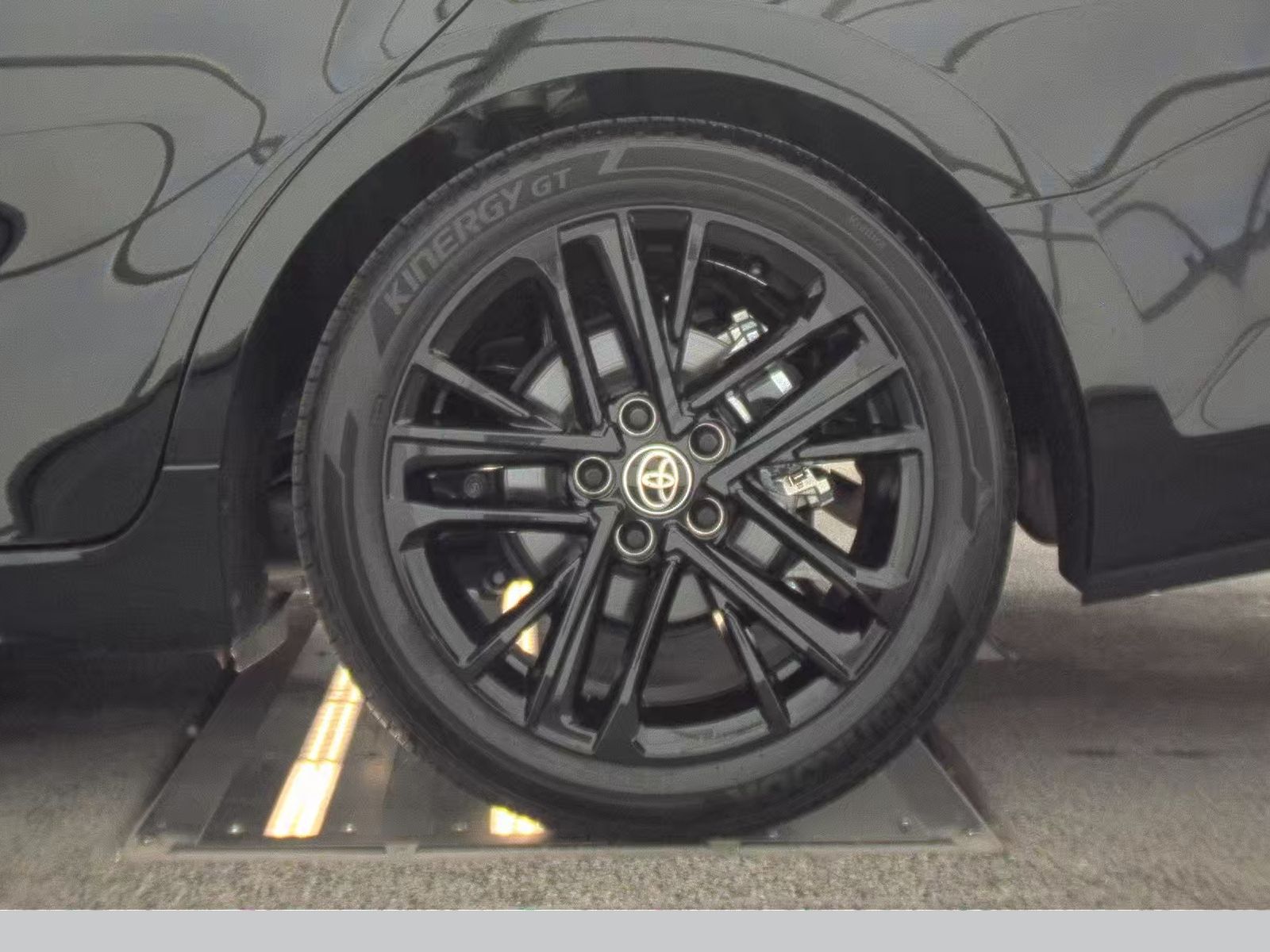 2025 Toyota Camry SE FWD