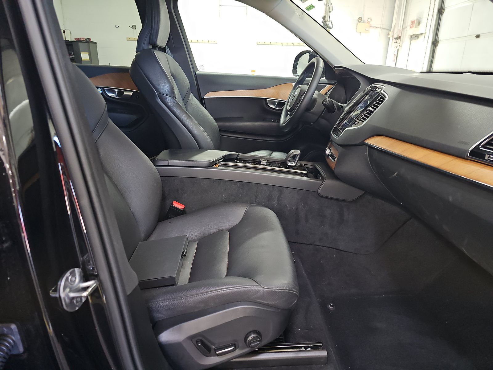 2024 Volvo XC90 B6 Plus AWD