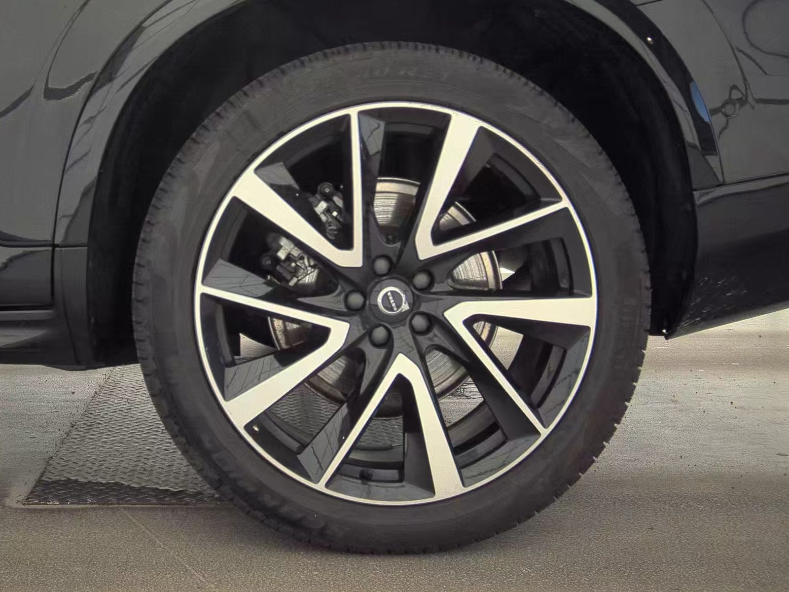 2024 Volvo XC90 B6 Plus AWD