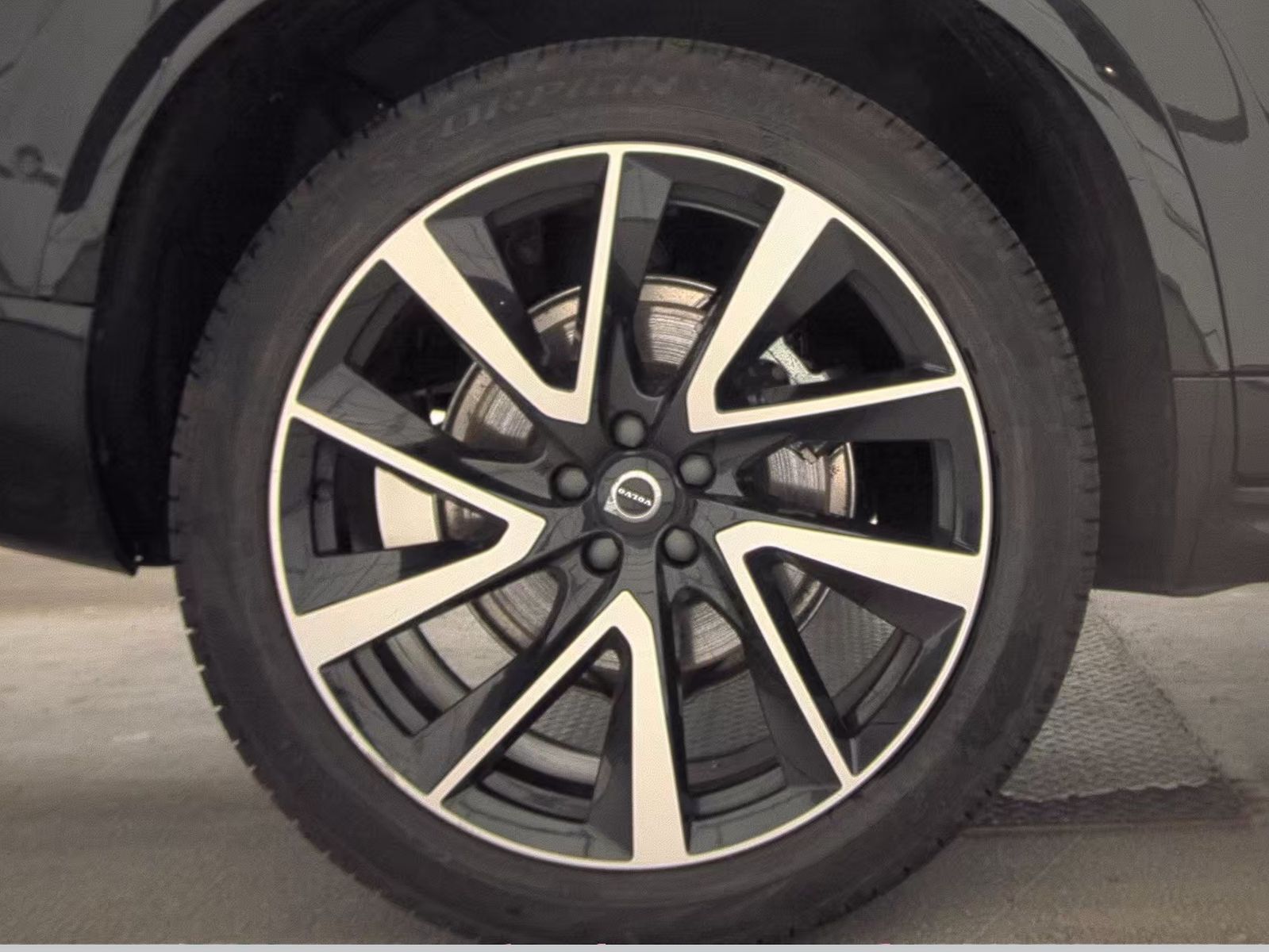 2024 Volvo XC90 B6 Plus AWD