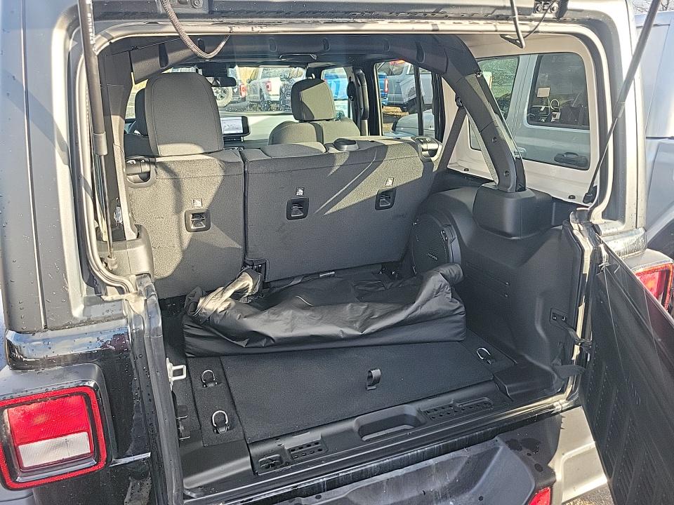 2024 Jeep Wrangler Willys AWD