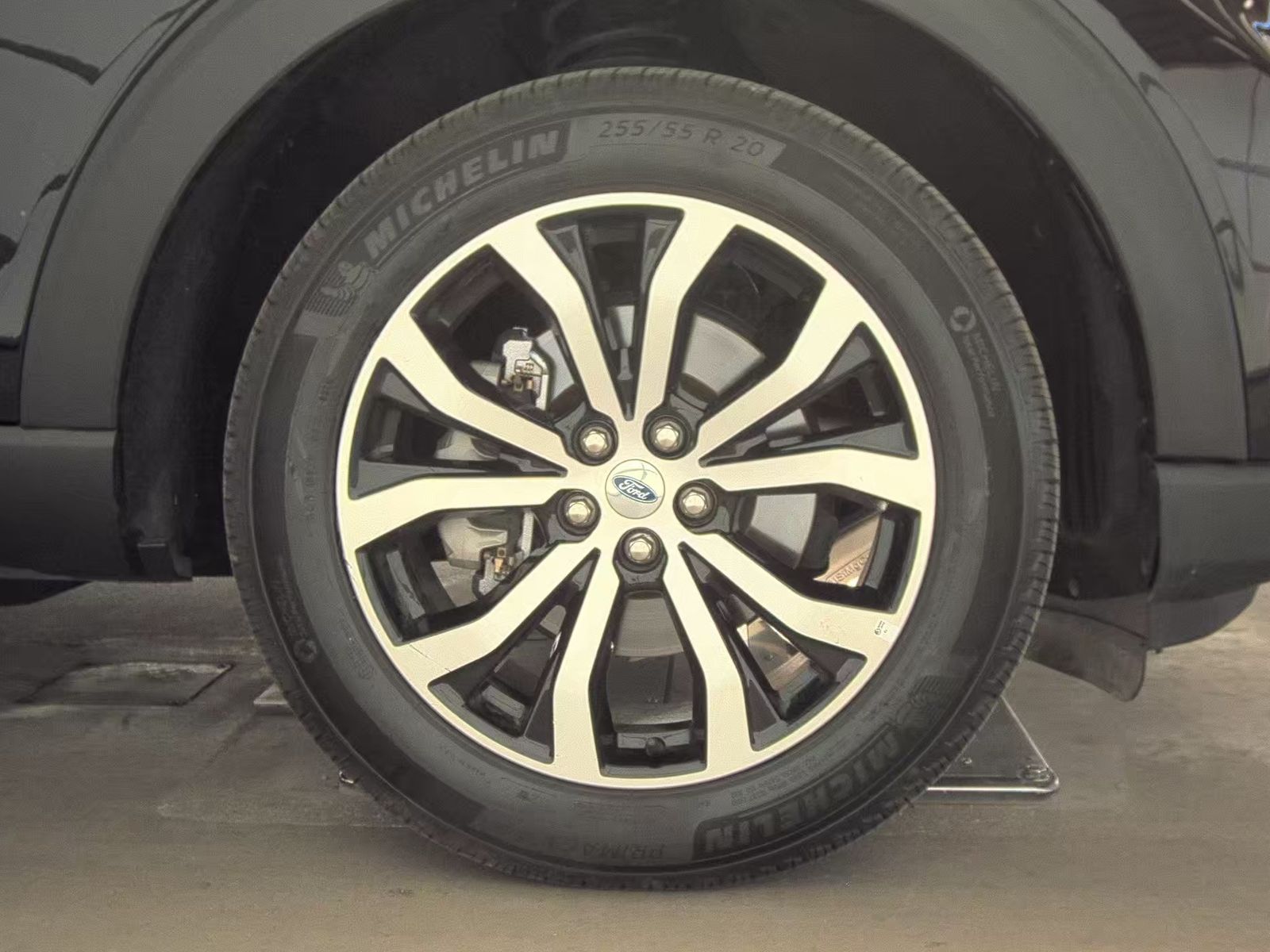 2025 Ford Explorer ST-Line AWD