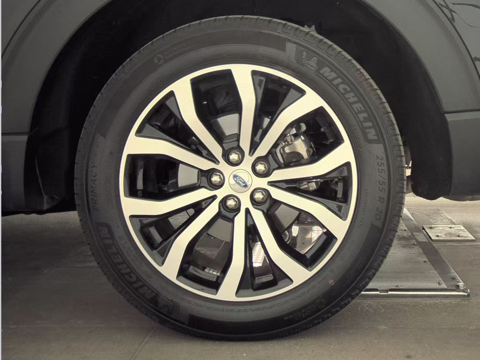 2025 Ford Explorer ST-Line AWD