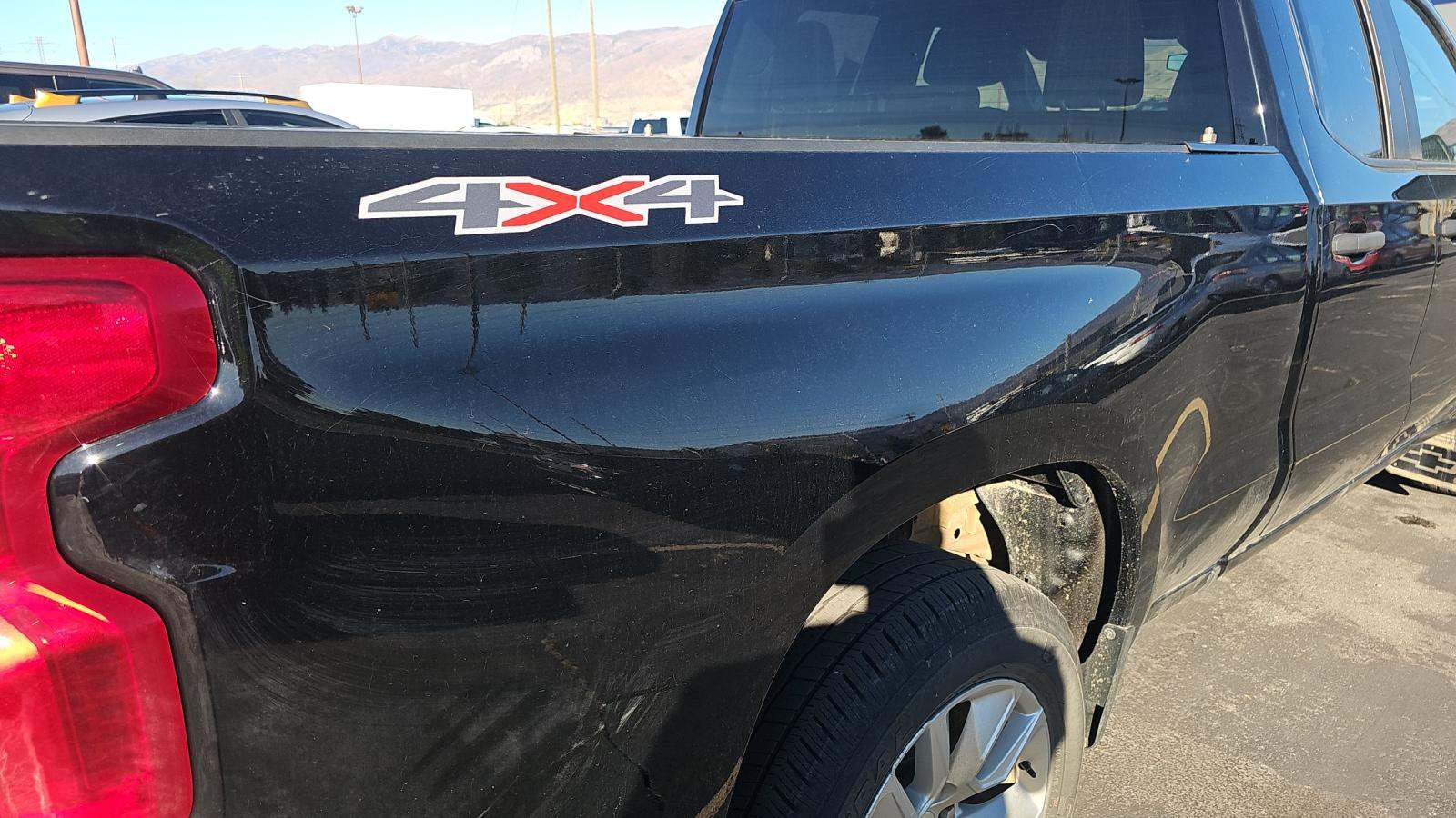 2022 Chevrolet Silverado 1500 Custom AWD