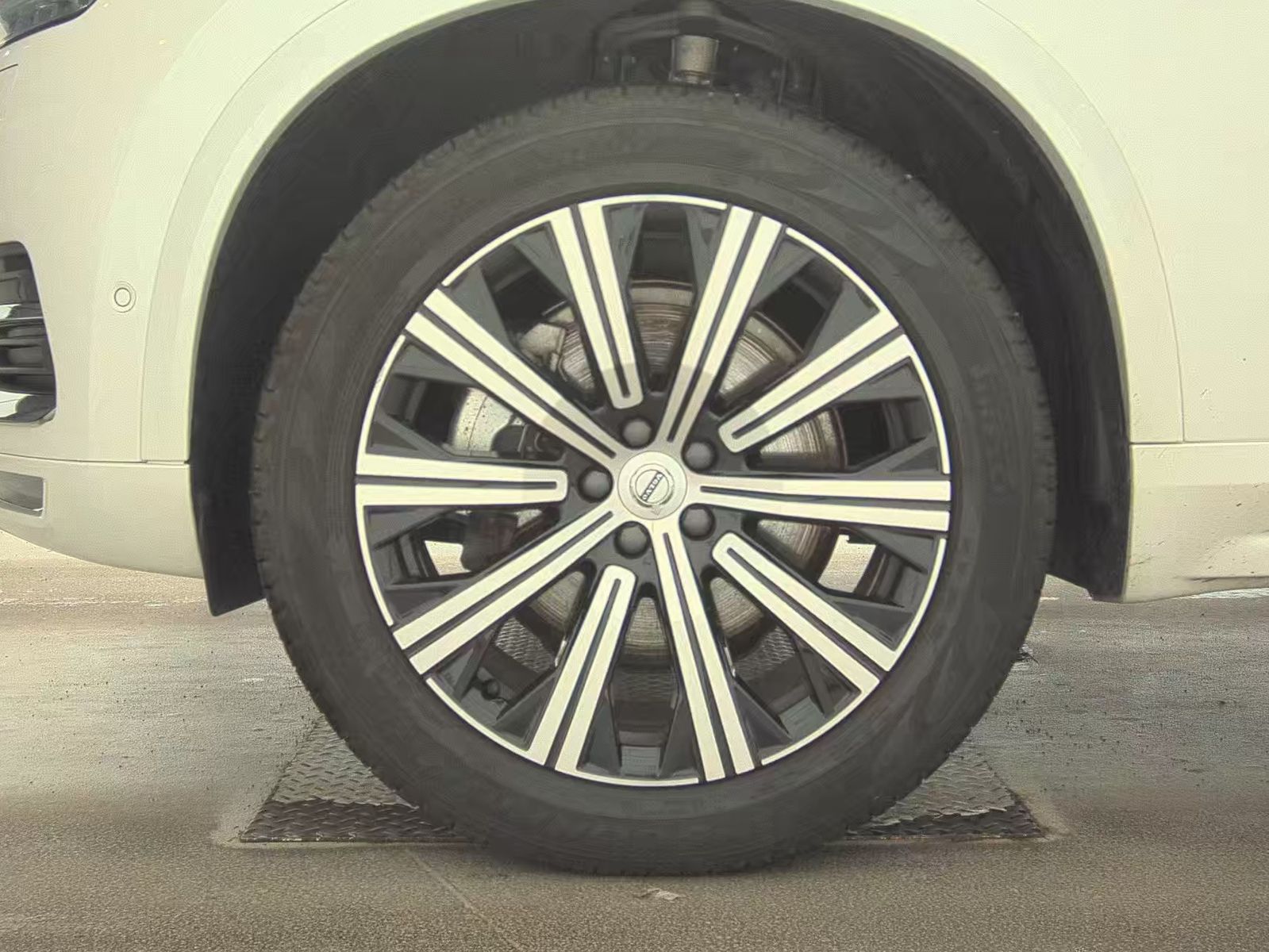 2025 Volvo XC90 B6 Plus AWD