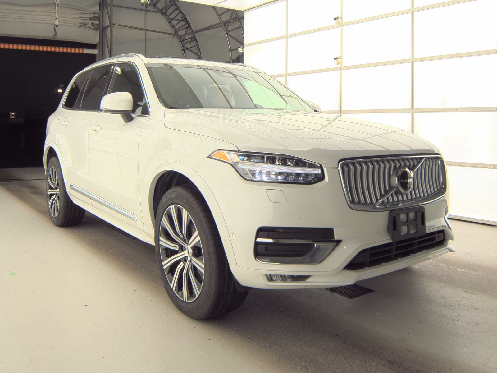 2025 Volvo XC90 B6 Plus AWD