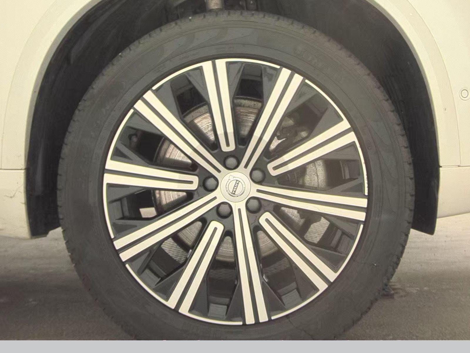 2025 Volvo XC90 B6 Plus AWD