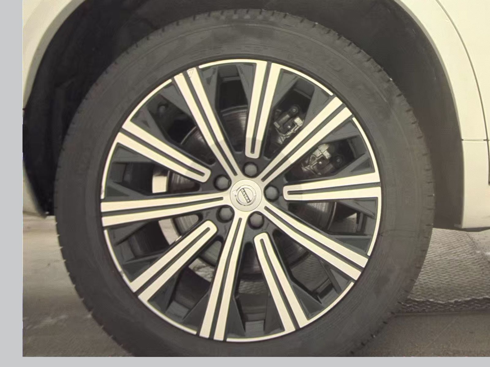 2025 Volvo XC90 B6 Plus AWD