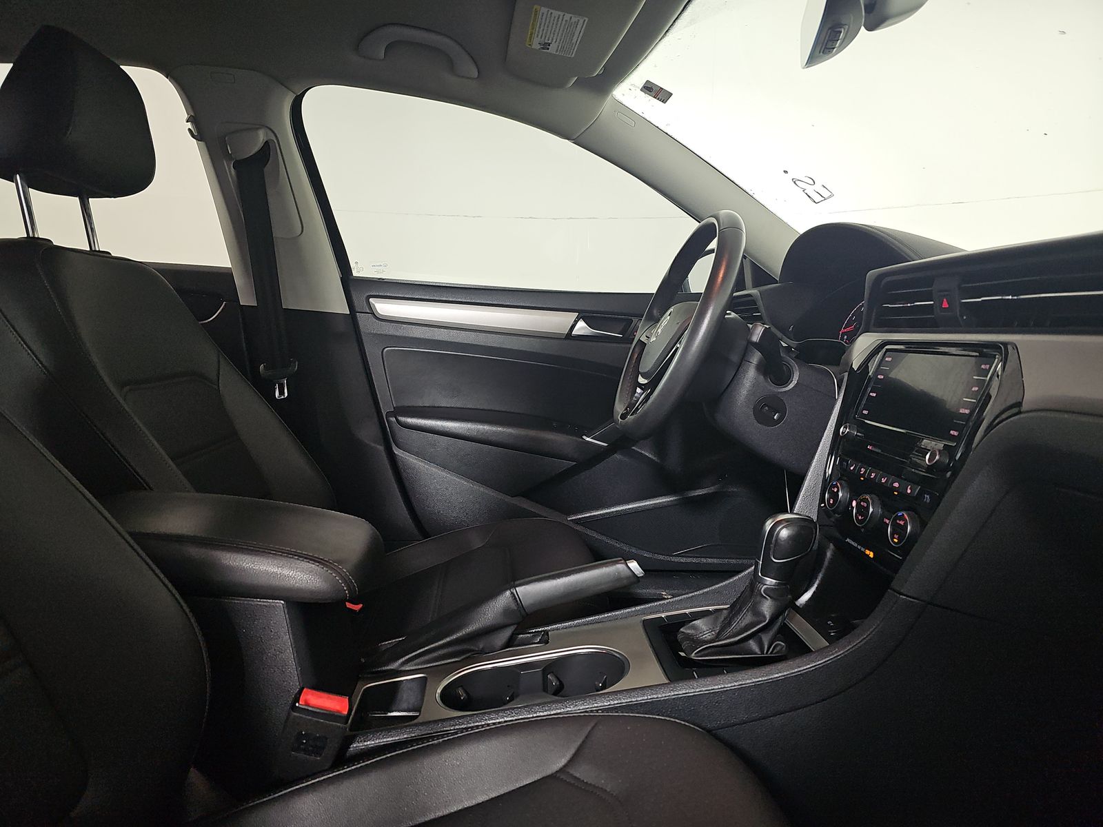 2021 Volkswagen Passat 2.0T SE FWD