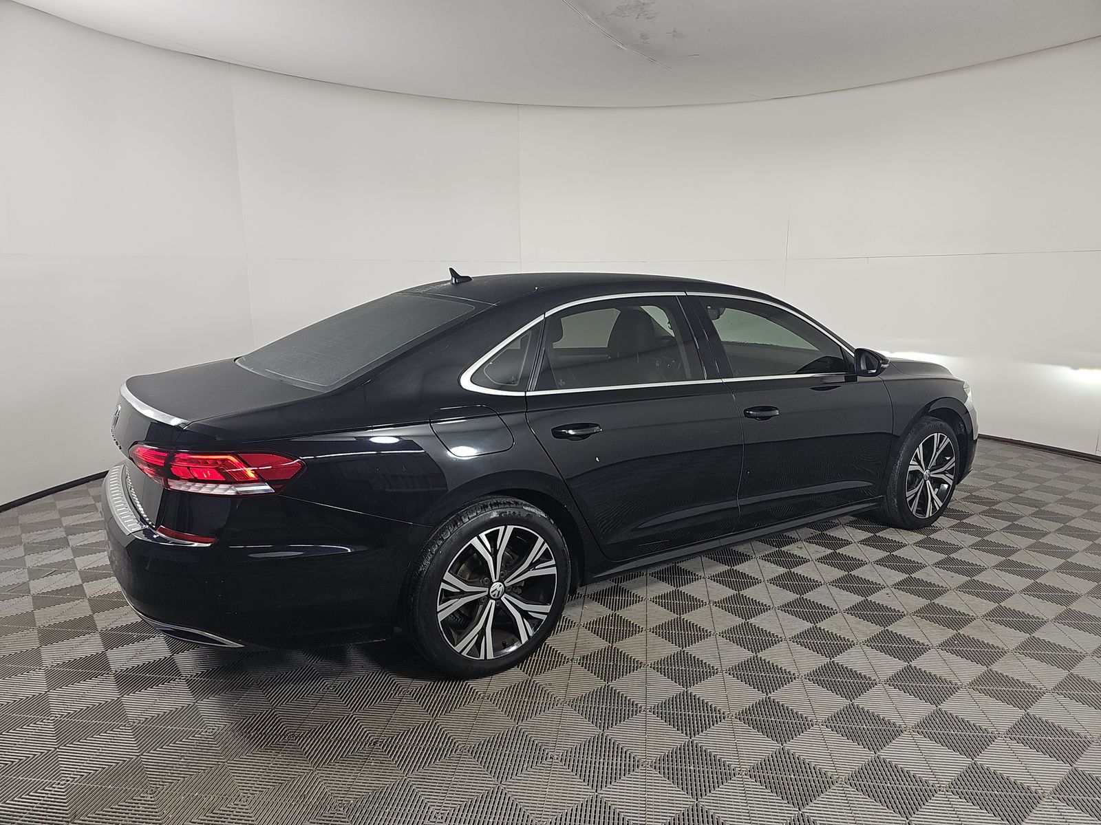 2021 Volkswagen Passat 2.0T SE FWD
