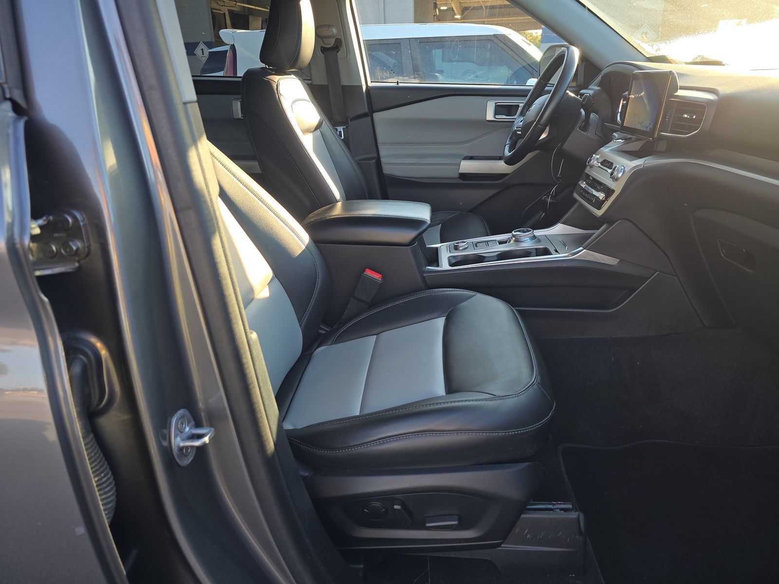 2022 Ford Explorer XLT AWD