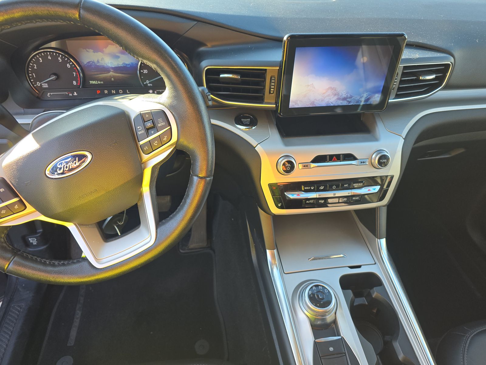 2022 Ford Explorer XLT AWD