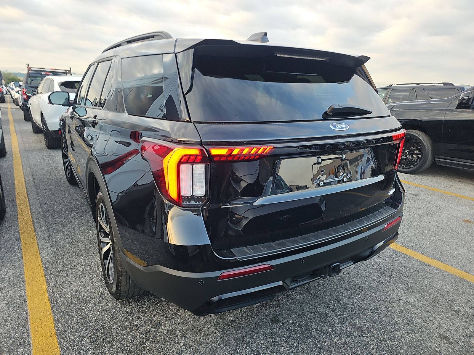 2025 Ford Explorer ST-Line AWD