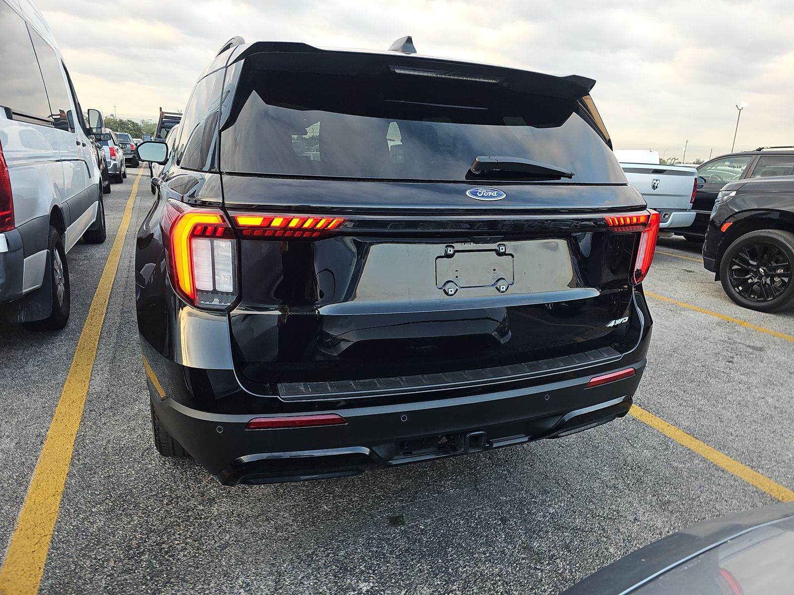 2025 Ford Explorer ST-Line AWD