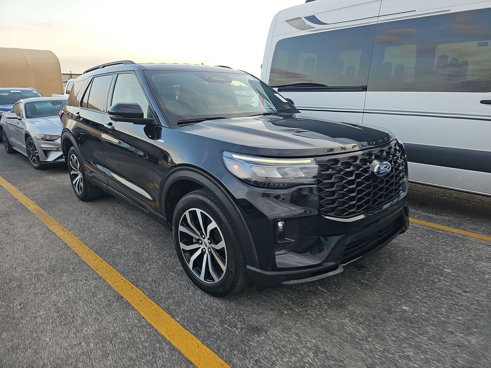 2025 Ford Explorer ST-Line AWD