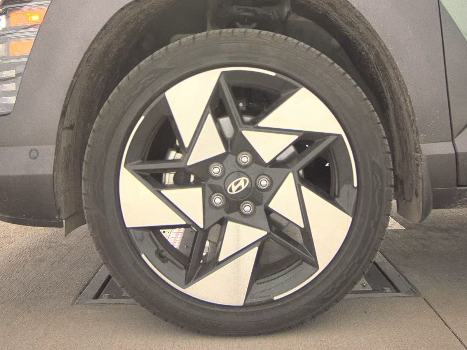 2024 Hyundai Kona Limited AWD