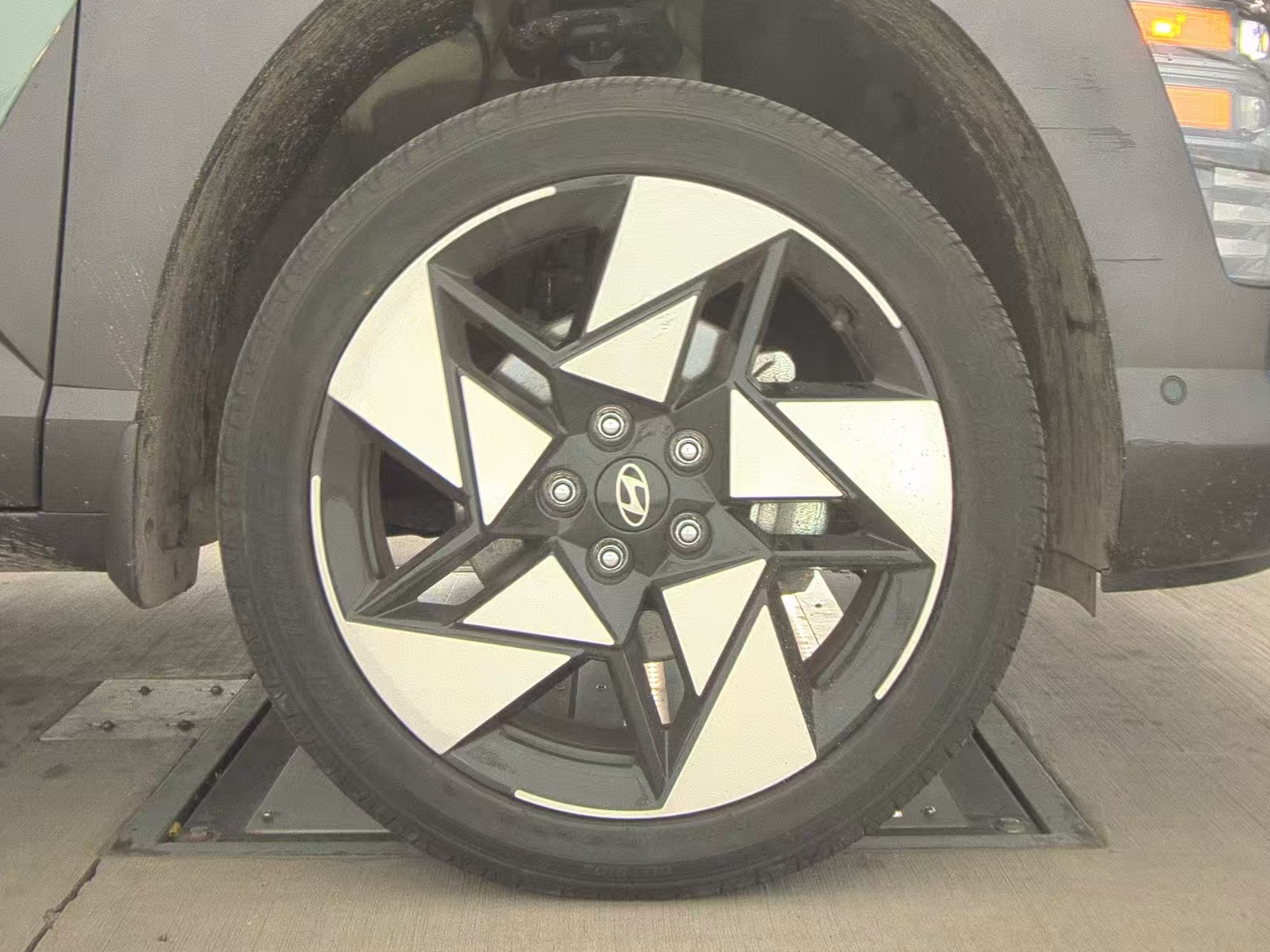 2024 Hyundai Kona Limited AWD