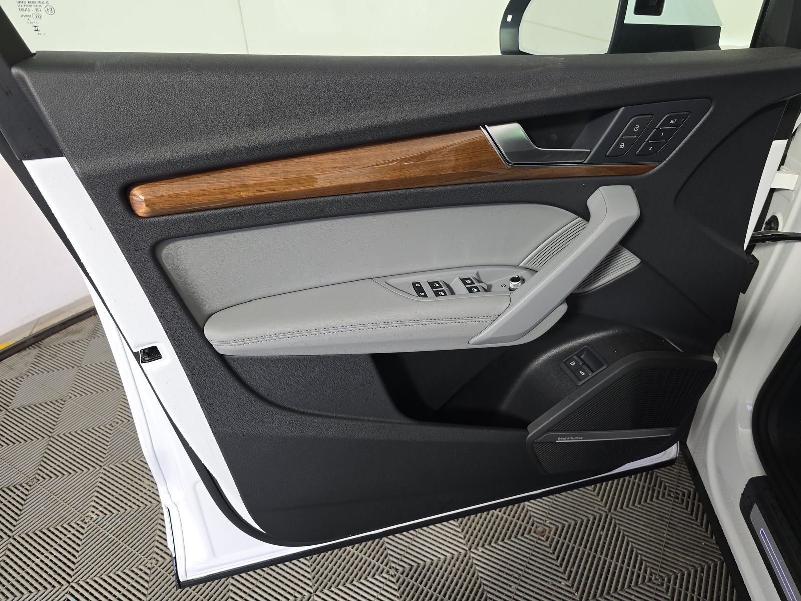 2024 Audi Q5 e Plug-In Hybrid S line Prestige AWD